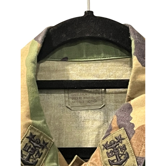 Navy Seabees Vintage 1998 Camo Combat Coat Size Medium Men's Embroidered Green - Picture 2 of 6